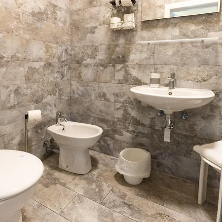 Albergo Centrale Готель 2*