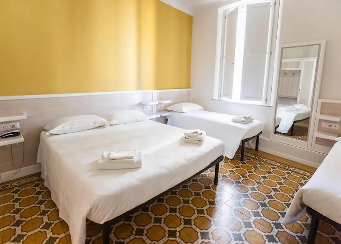 מלון Albergo Centrale 2*