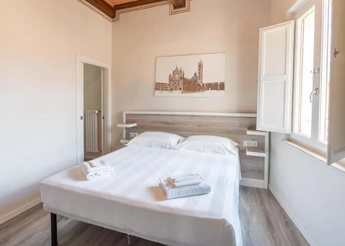 מלון Albergo Centrale סיינה